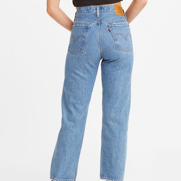 Levi's Premium Wedgie Straight Jeans - Picture 3 of 12